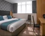Room image #11 at Best Western Northfields Ealing Hotel